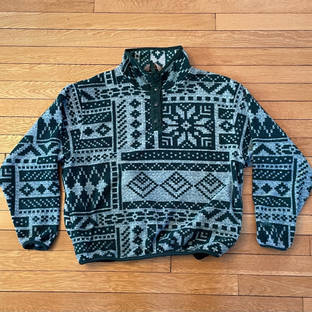 Eastern Mountain Sports 3 button pullover fleece. Green southwest pattern.
